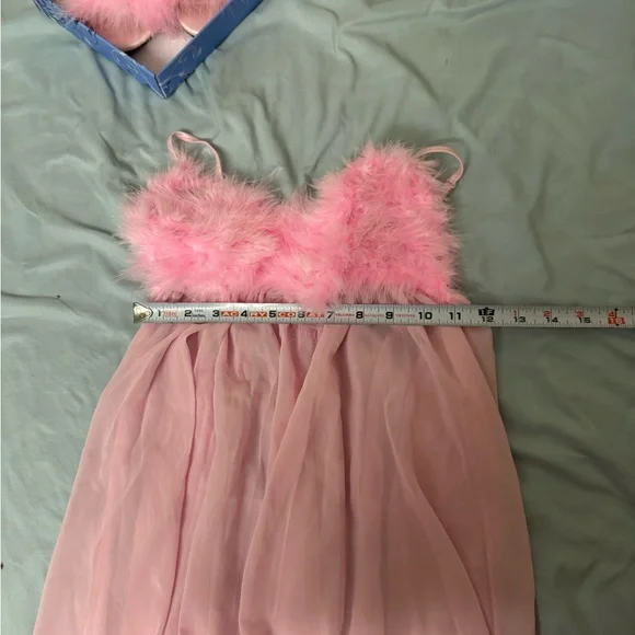 Pink Feathered Lingerie Set - Picture 14 of 16